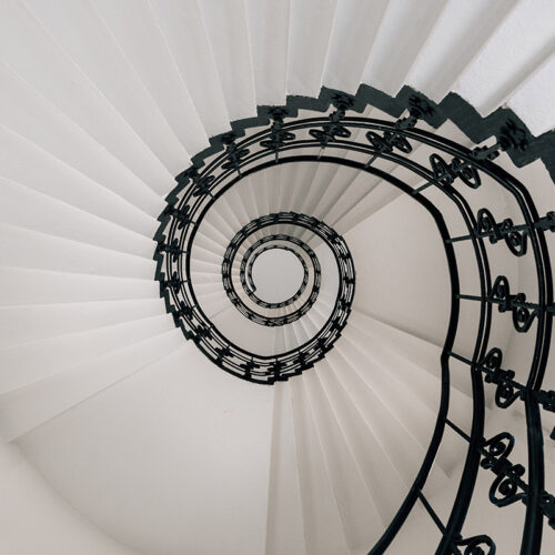 پلههای مارپیچ فرفورژه